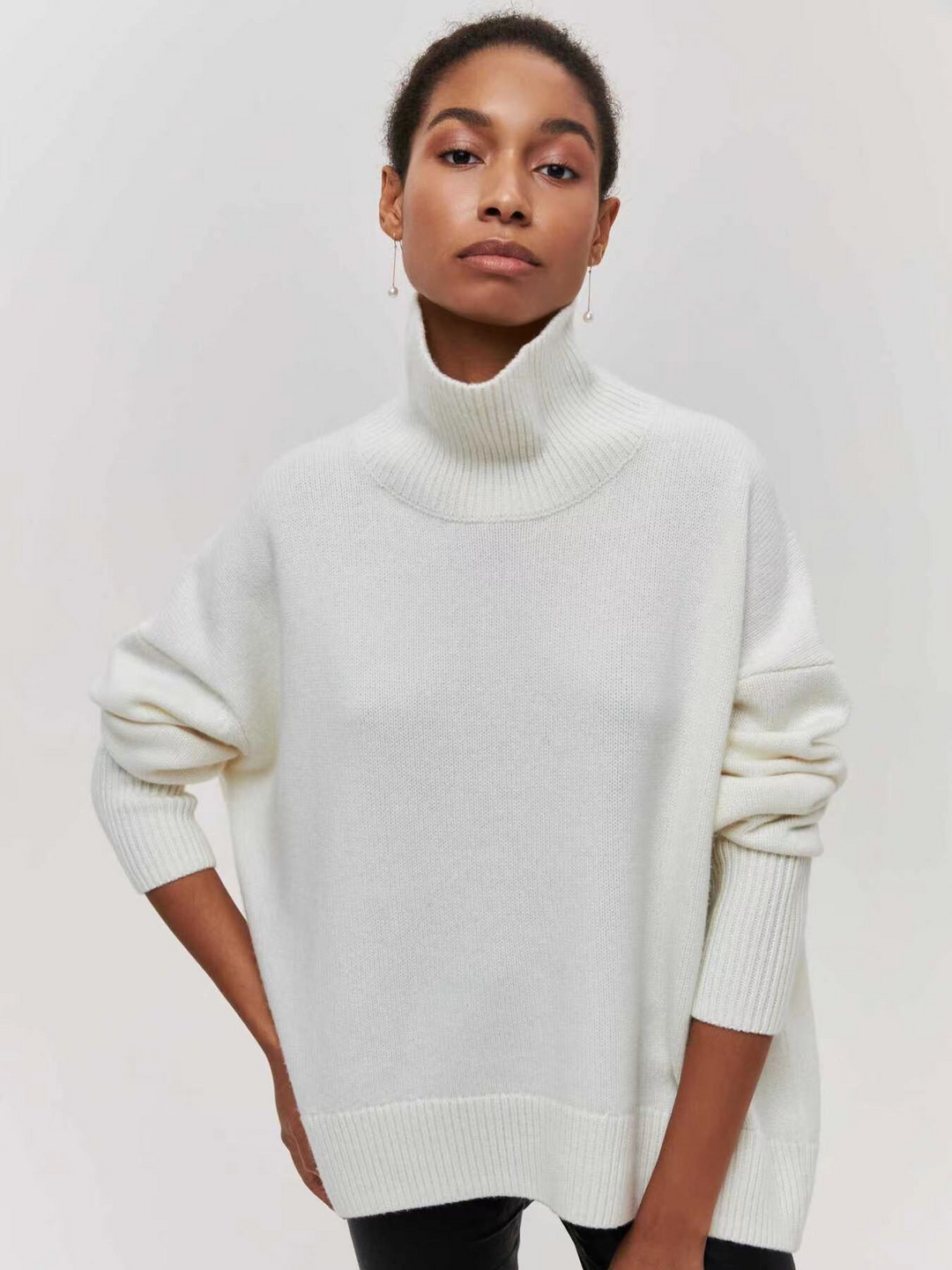 AMARA | STYLISH TURTLENECK SWEATER